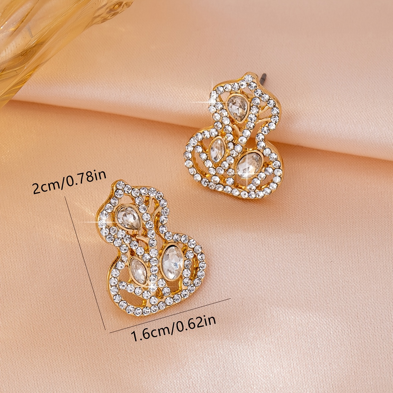 Women's Elegant Chinese-Style Gourd Stud Earrings